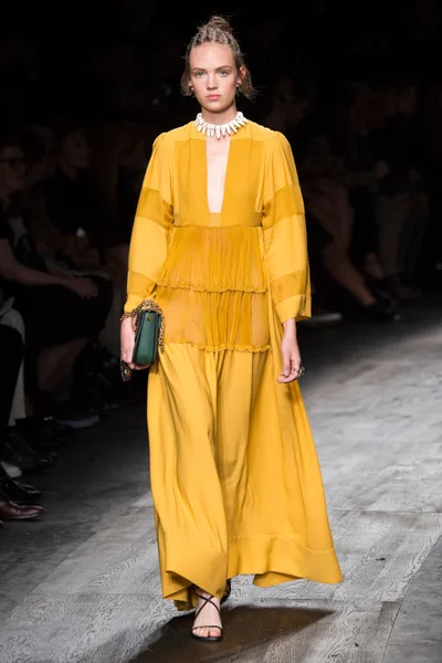 Look 9